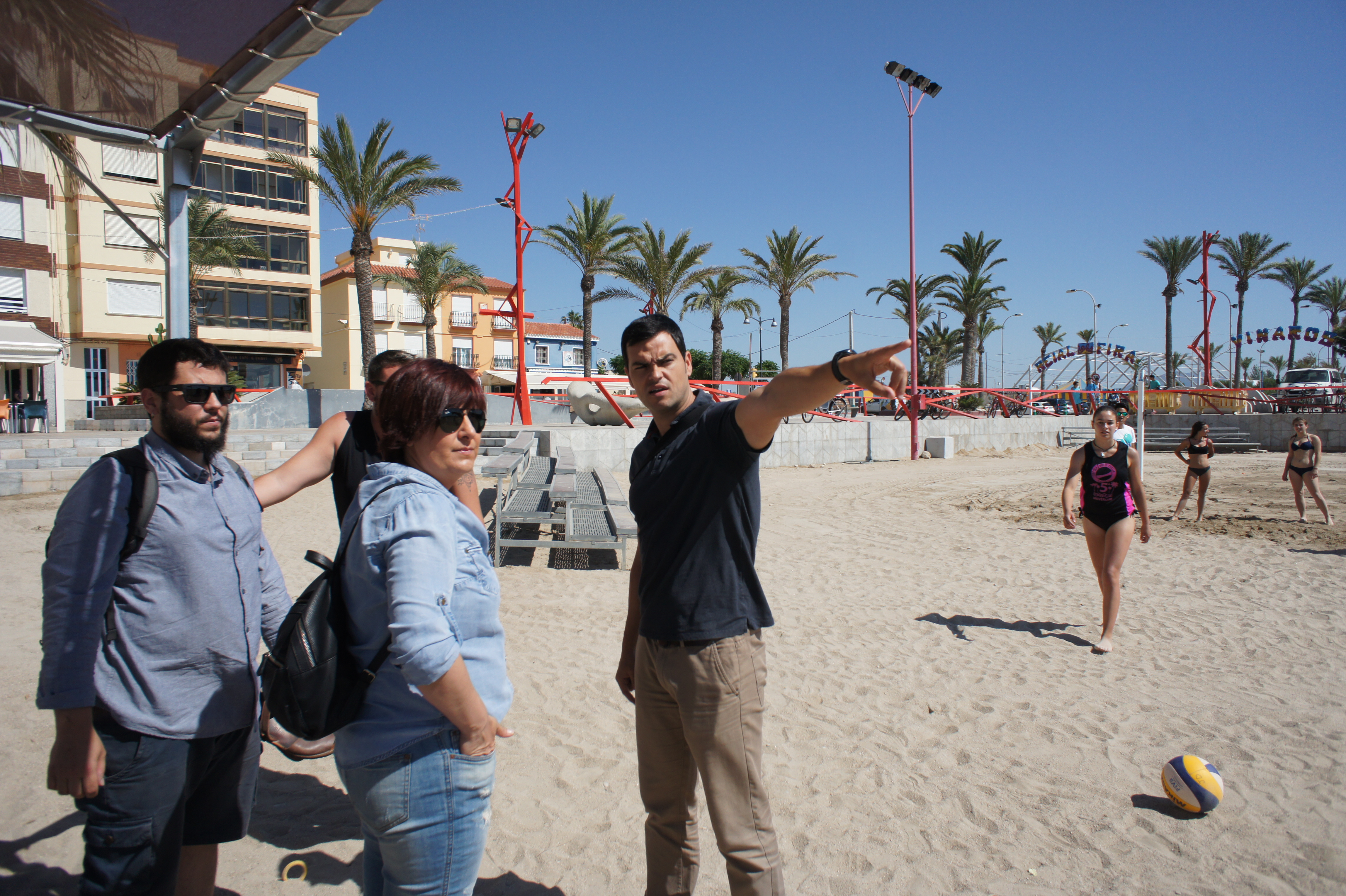 Vinaròs, l'ajuntament adequa les xarxes de voleibol de la platja del Fortí
