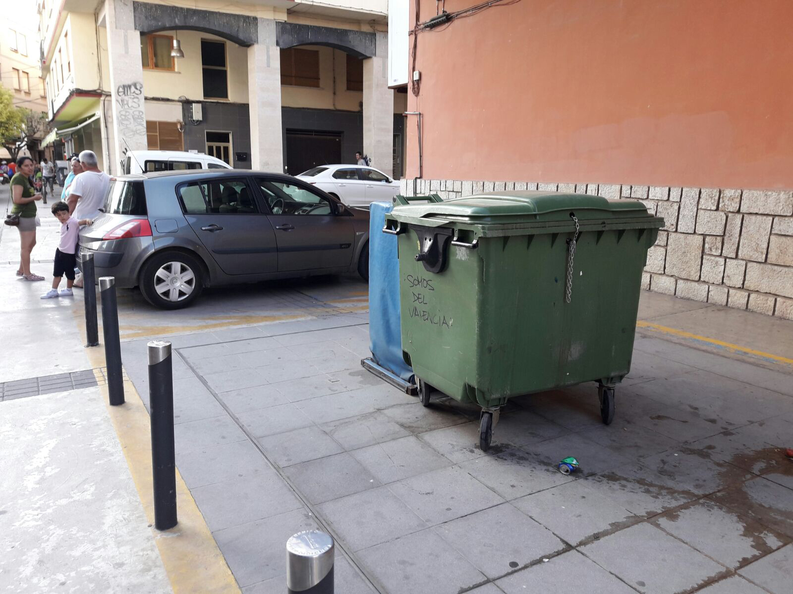 Benicarló, el PP denuncia que a la plaça del mercat presenta un aspecte brut i deteriorat