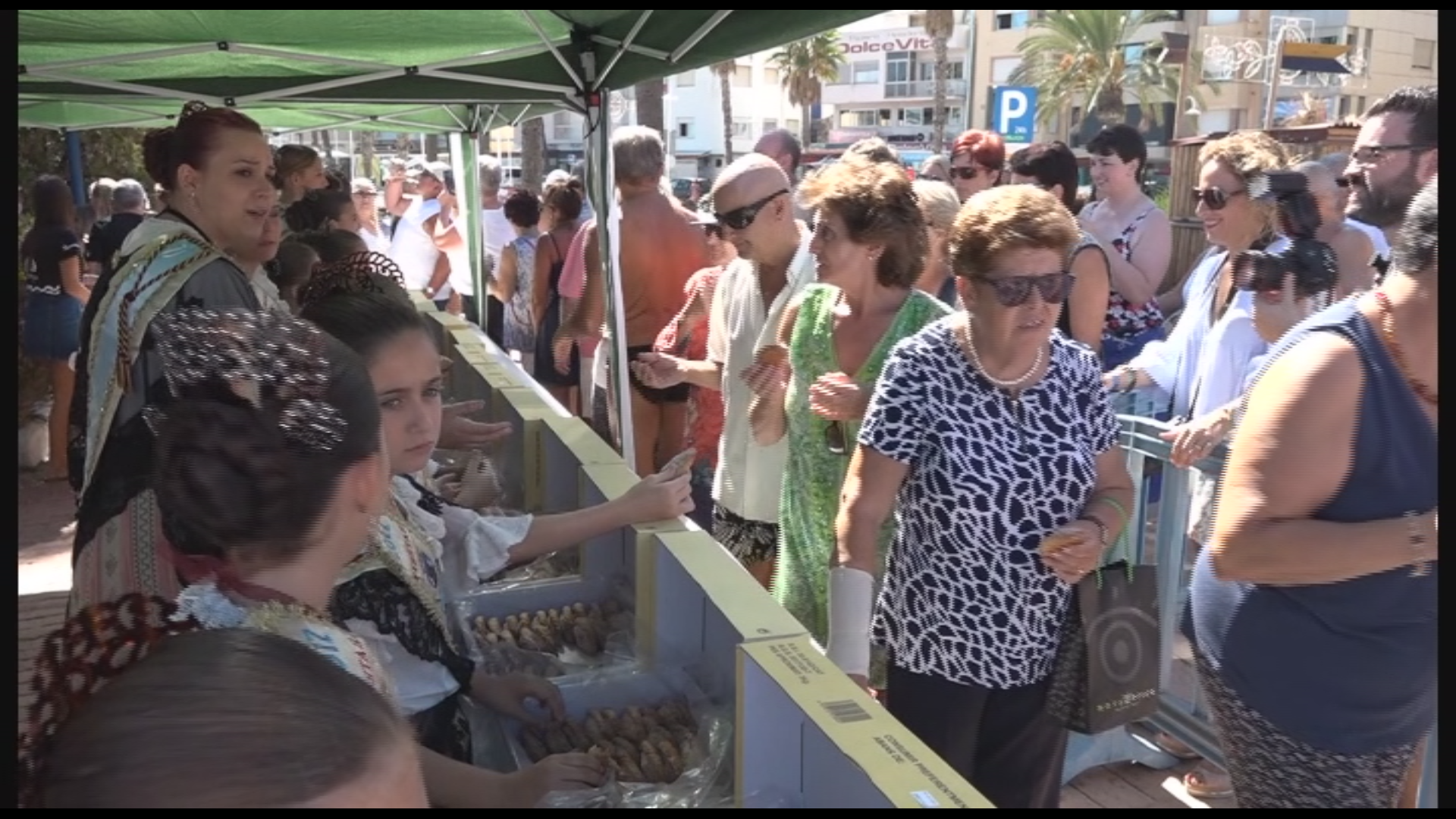 Peníscola, centenars de persones participen en el Dia del Turista