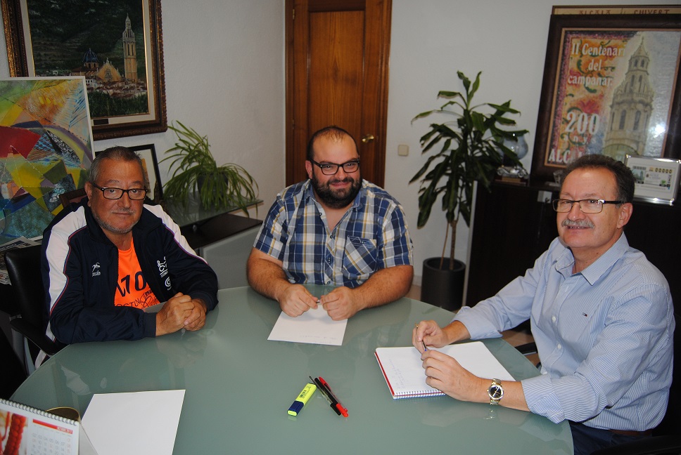 Alcalà, l'Ajuntament singa un conveni amb Cocemfe per crear un Pla Municipal d'Accessibilitat
