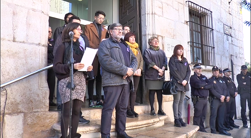 Vinaròs s'uneix per demanar l'eradicació de la violència de gènere