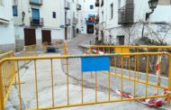 Peníscola, l'Ajuntament inicia les obres de reparació de la calçada en els carrers del centre històric