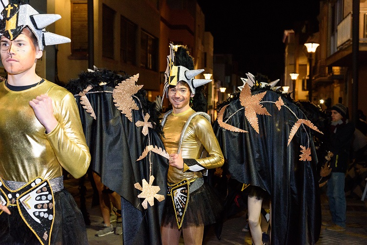Alcalà es prepara per celebrar el Carnaval amb un taller de maquillatge