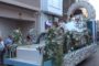 Benicarló, centenars de veïns participen en la desfilada de les carrosses i la batalla de confeti