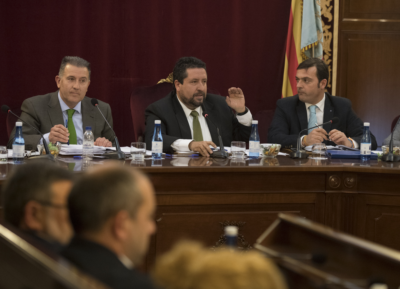 La Diputació insta a la Generalitat a garantir que tots els ajuntaments disposen d'agents de policia suficients per garantir la seguretat