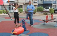Peníscola continua amb les tasques de reparació dels parcs infantils