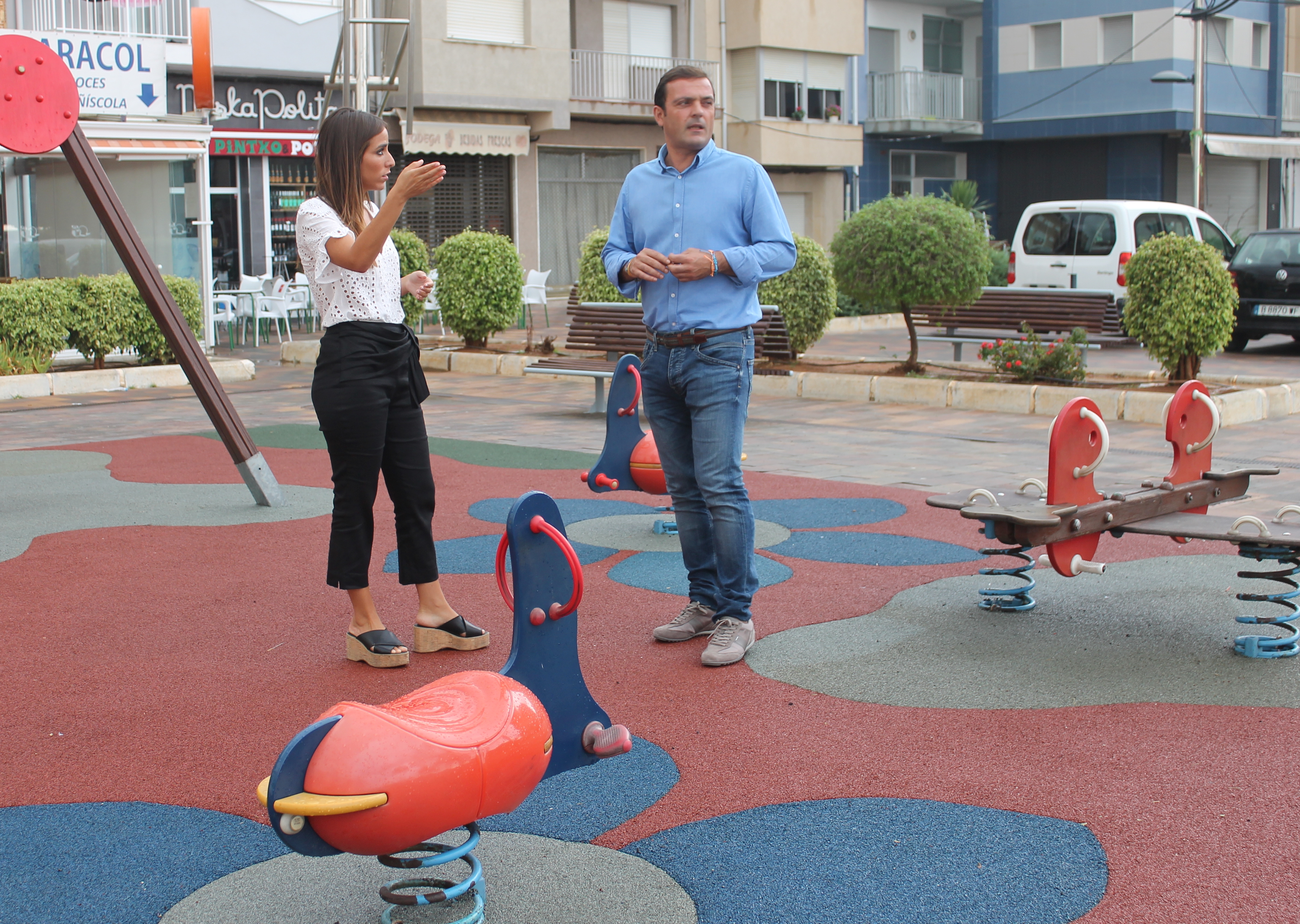 Peníscola continua amb les tasques de reparació dels parcs infantils