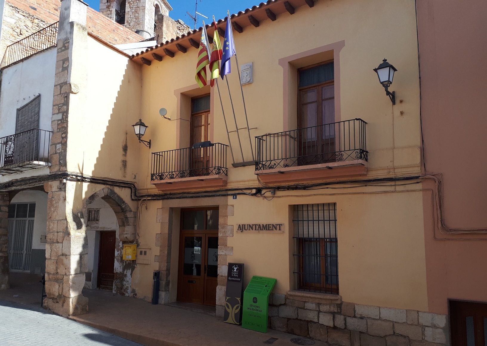 Canet, l'Ajuntament contracta dos veïns a través del programa Avalem Joves de la Generalitat Valenciana