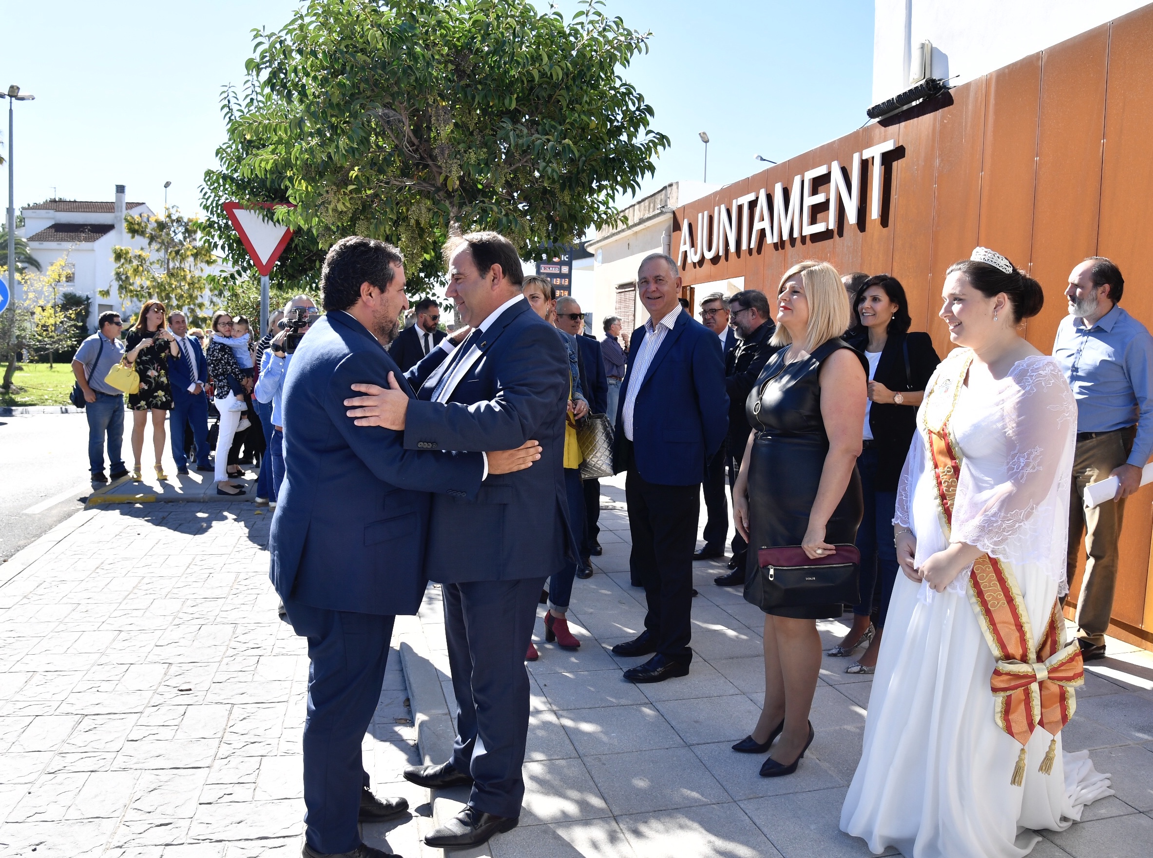 Santa Rafel del Riu inaugura al nou Ajuntament renovat