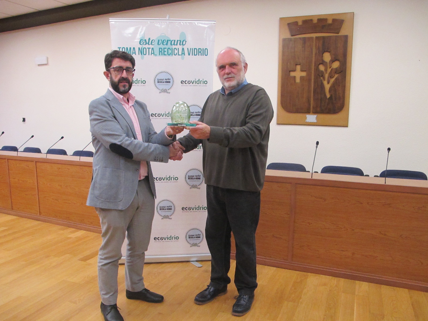 Benicarló rep el premi Iglú Verd per haver incrementat en un 23% el reciclatge de vidre