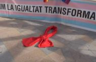 Vinaròs; Acte del Dia Mundial de la LLuita Contra la SIDA i presentació de l’entitat Castelló LGTBI - Vinaròs a l’Àgora del Passeig Marítim 01-12-2018