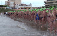 Vinaròs, prop de 300 nedadors participen en la 24a Travessia del Fortí