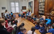 Benicarló; Visita dels alumnes del CEIP Àngel Esteban a l'Ajuntament de Benicarló