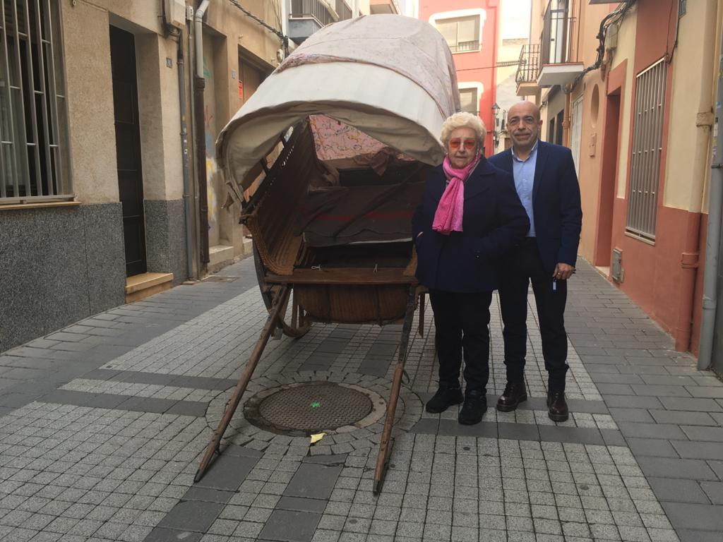 La benicarlanda Conchita Oms Febrer ha donat al Mucbe un carro i una màquina de fer vainica