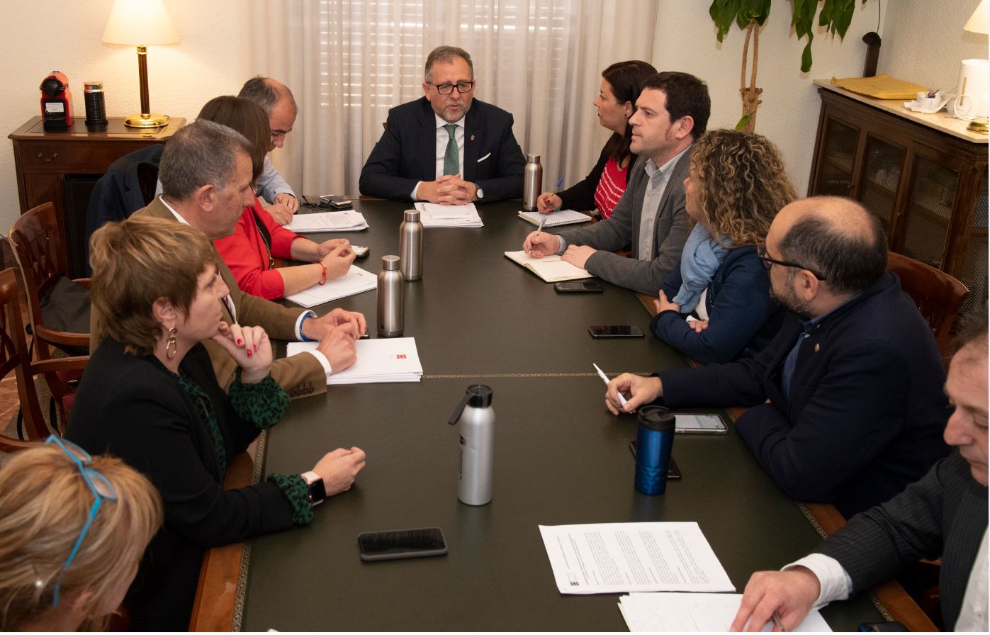 La Diputació trasllada als portaveus les actuacions preventives per a frenar l'expansió del coronavirus