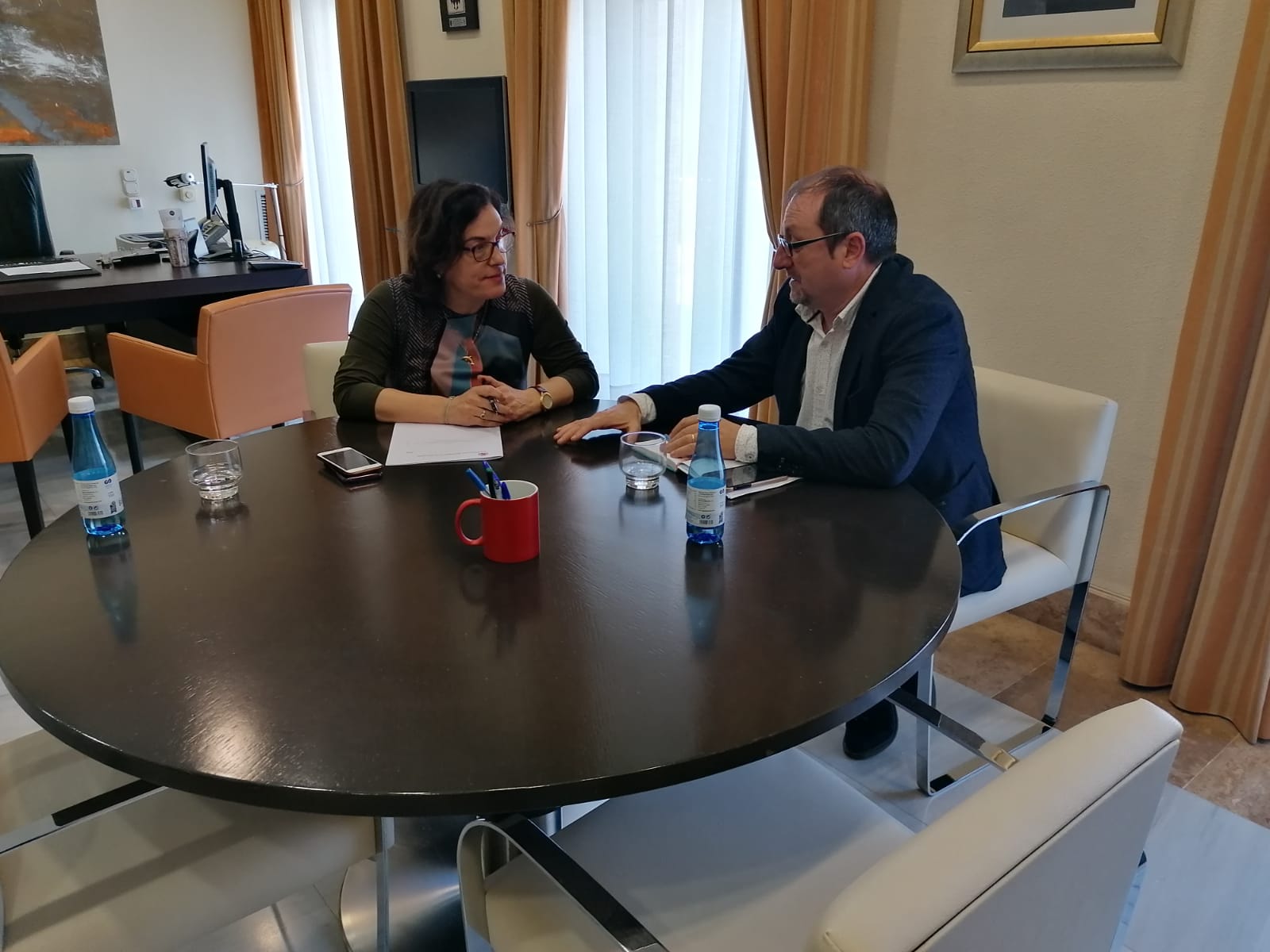 L'alcalde de Santa Magdalena es reuneix amb la subdelegada del Govern a Castelló