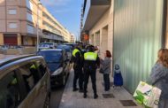 La Policia Local de Peníscola intensifica els controls fins i tot a la porta dels supermercats