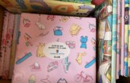 Tírig regala contes entre els xiquets i xiquetes