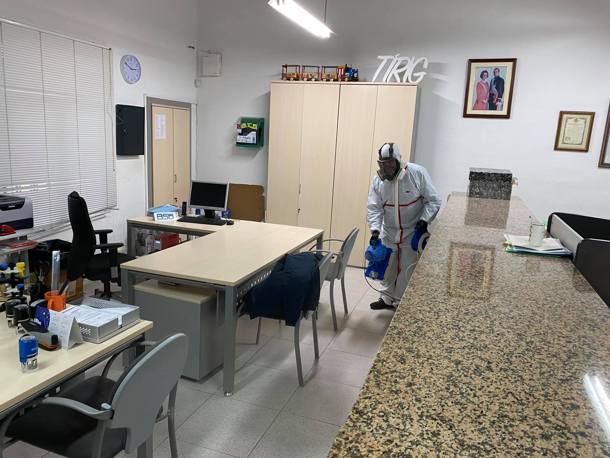 Trahicsa desinfecta l'Ajuntament i el Consultori Mèdic de Tírig