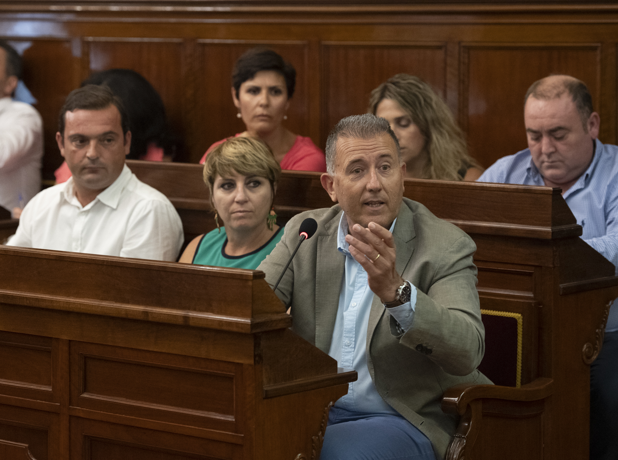 El PP proposa que la central de compres de Diputació permeta als alcaldes adquirir màscares i material de protecció