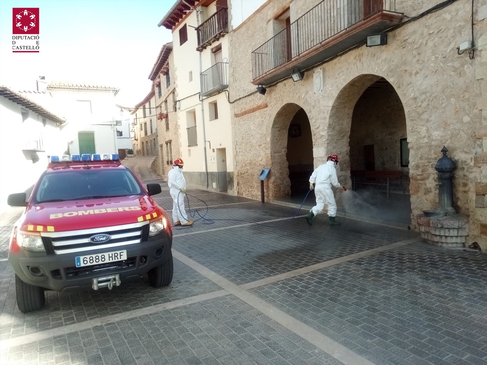 Els bombers de la Diputació han realitzat 153 serveis de desinfecció des de la declaració de l'emergència sanitària