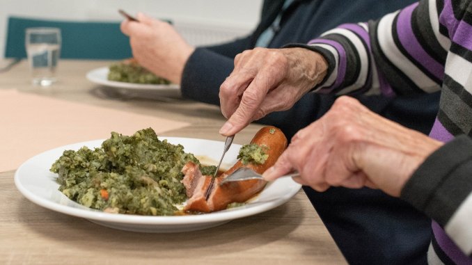 Igualtat amplia als caps de setmana i festius el servei de 'Menjar a Casa' per a persones majors davant l'emergència sanitària