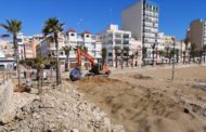 L’Ajuntament de Vinaròs retira les pedres de la platja del Fortí