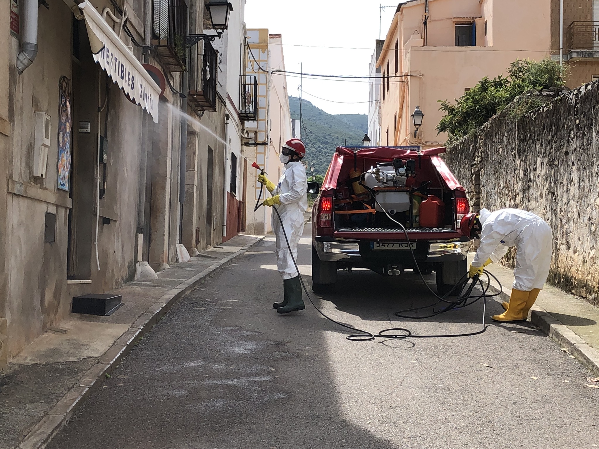 Els bombers del Parc comarcal realitzen una nova desinfecció a Santa Magdalena
