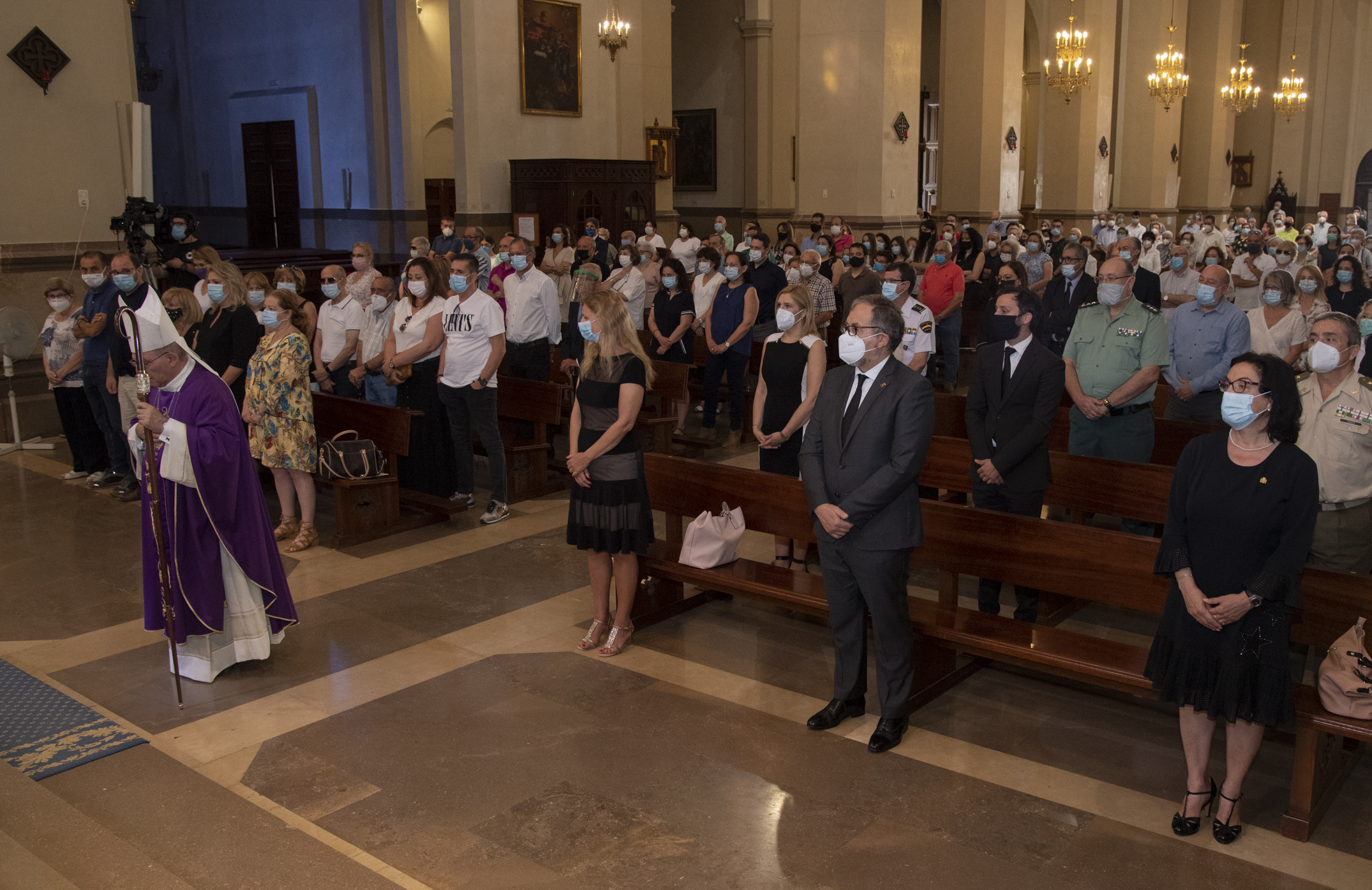 José Martí assisteix a la missa en homenatge per les víctimes de la Covid-19 a la província