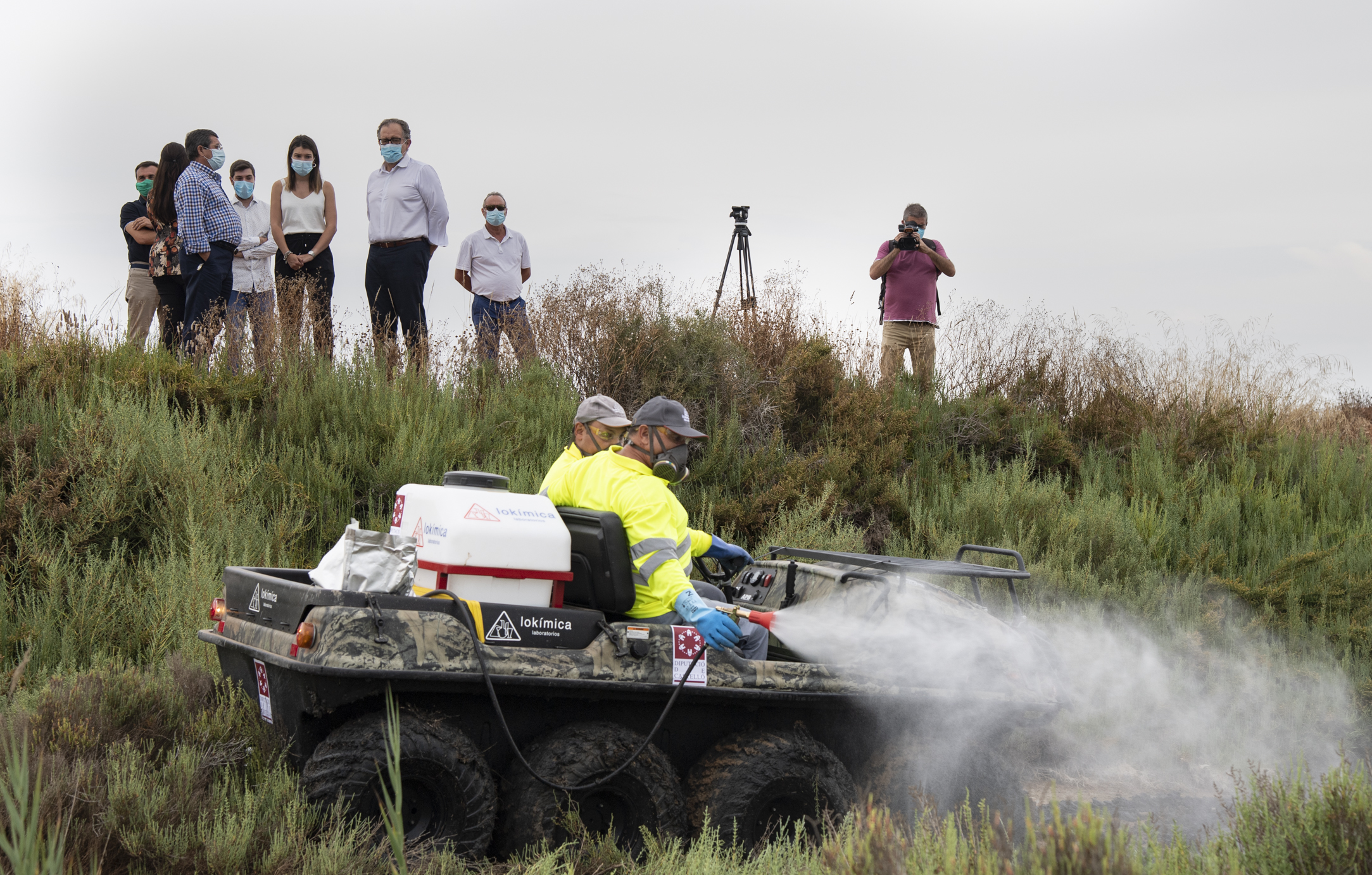 La Diputació incorpora un vehicle amfibi i un camió amb braç gegant per a intensificar els treballs contra els mosquits