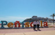 Peníscola renova les lletres XL del Passeig Marítim