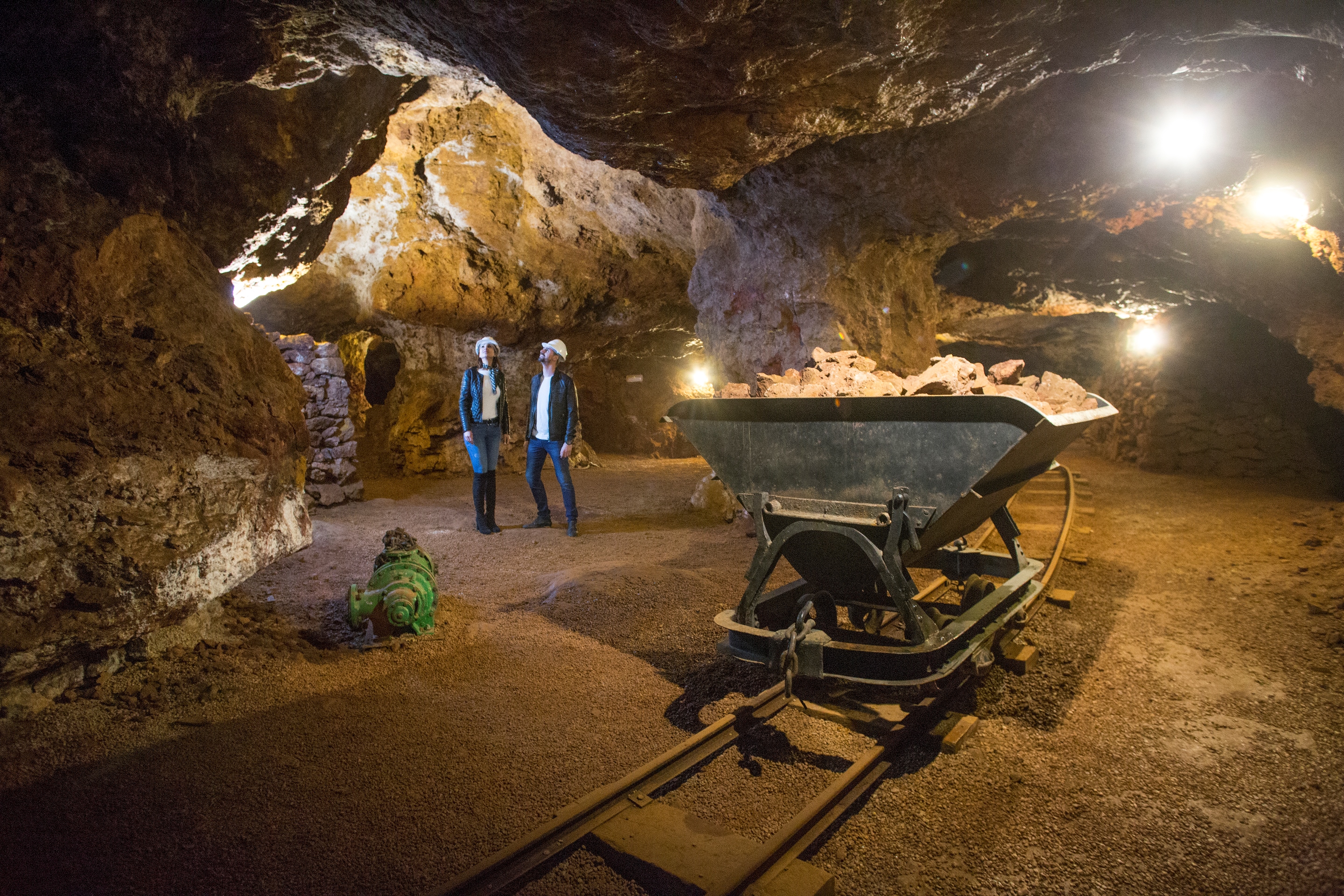 Visita nocturna i concert a l'interior de les mines del Parc Miner del Maestrat