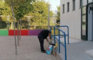 La brigada municipal de Peníscola realitza diverses obres de millora i adequació del col·legi per a la reobertura