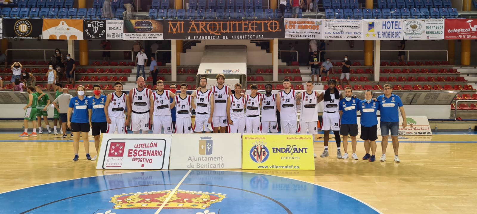 Partit de pretemporada entre Mi Arquitecto C.B. Benicarló (70) i el Tau Castelló (79)