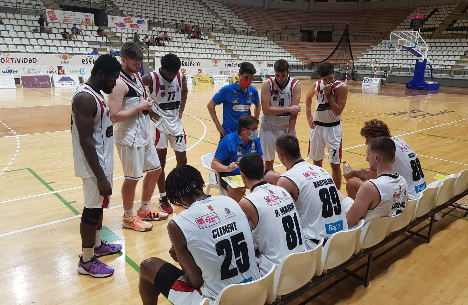 Mi Arquitecto C.B. Benicarló s'emporta la victòria (64) enfront del C.E.B. Llíria (61) en el tercer partit de pretemporada