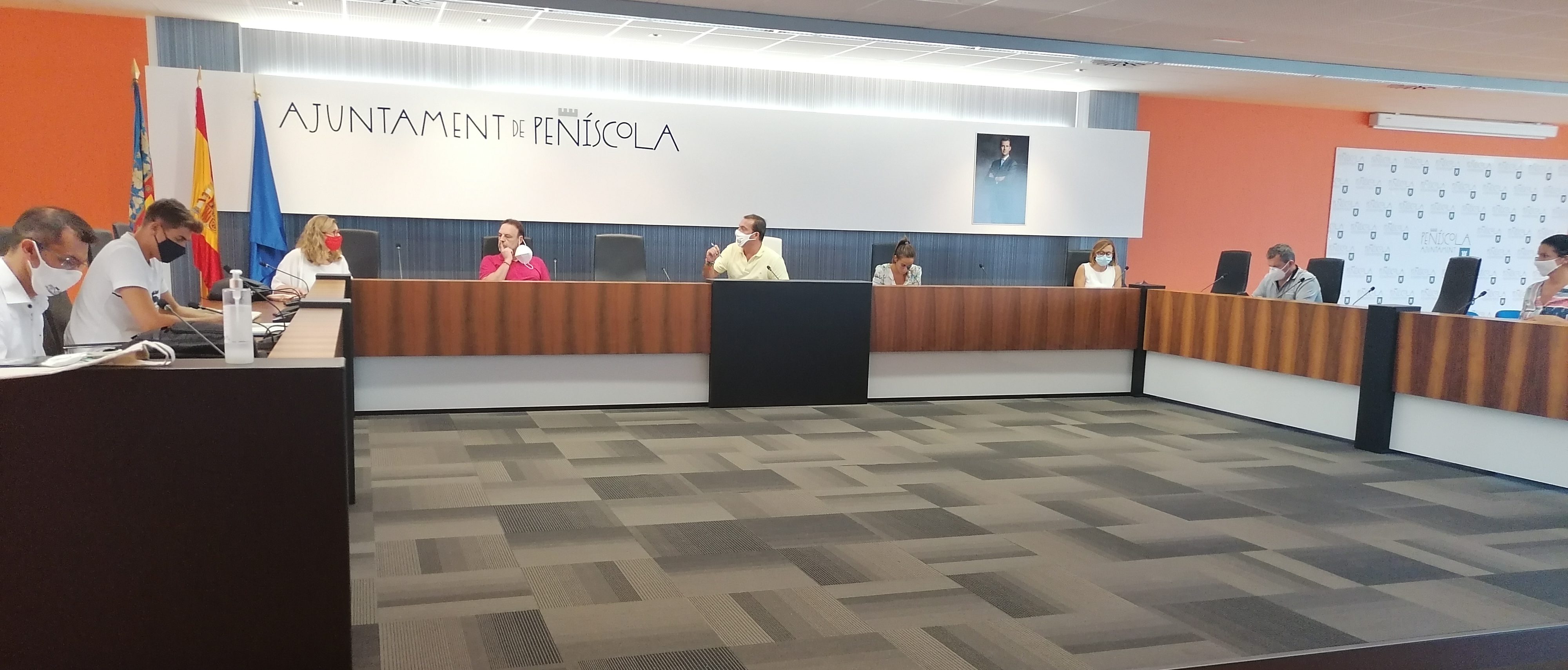 L'Ajuntament de Peníscola aprova el reasfaltat del vial d'accés al col·legi
