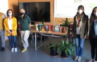 L'Ajuntament d'Alcalà-Alcossebre dona llibres sobre igualtat i violència de gènere a l'IES Serra d’Irta