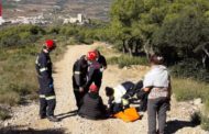 Els bombers rescaten a una dona que havia patit una lesió al peu prop del castell de Santa Magdalena