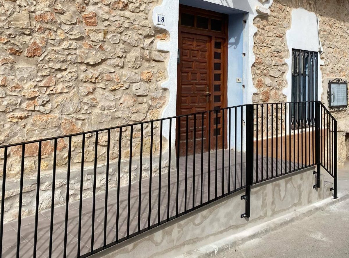 Tírig millora l'accessibilitat dels edificis municipals