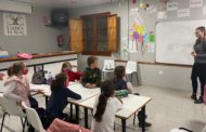 L'Ajuntament de Canet lo Roig promou les classes d'anglés per a l'alumnat del municipi