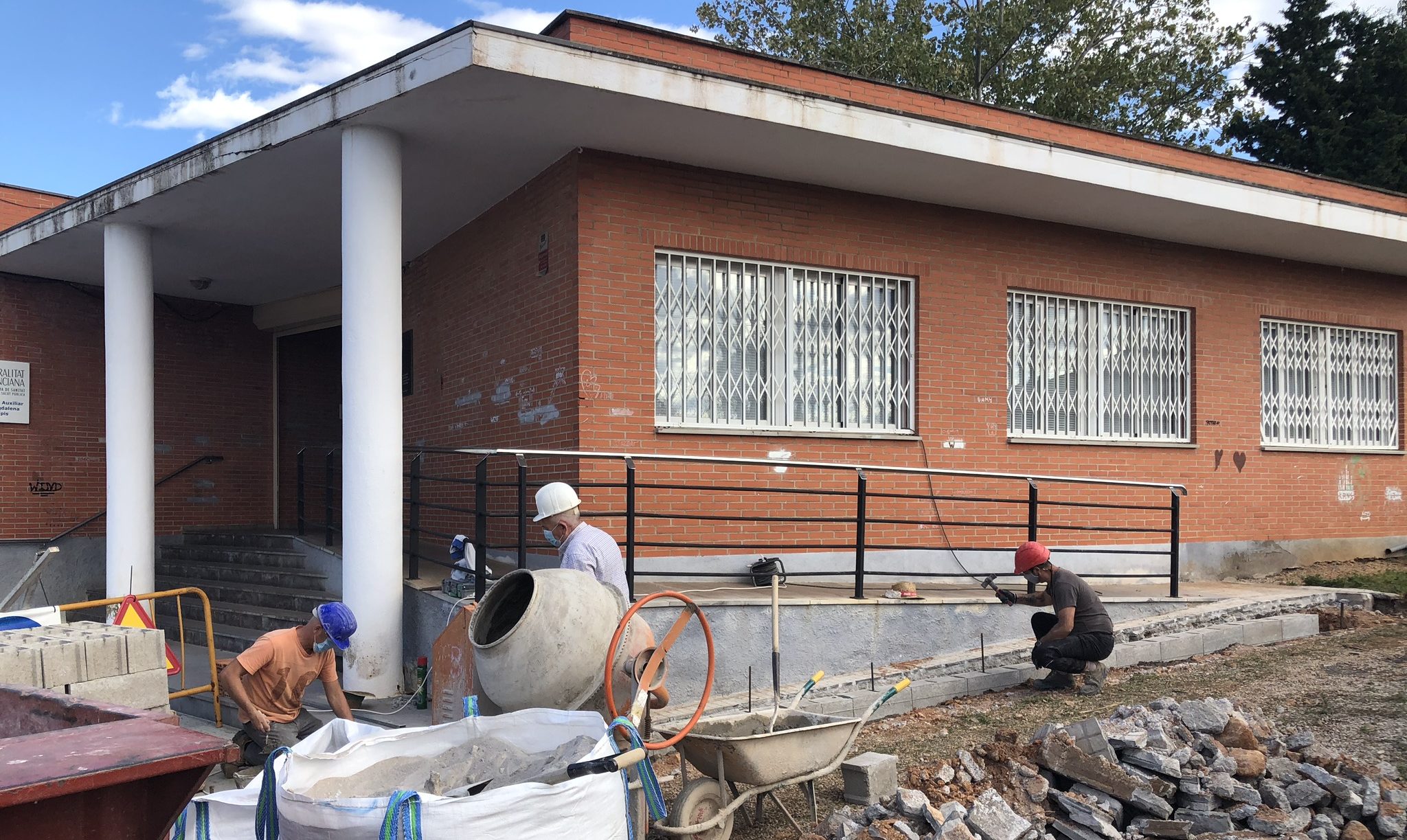 Santa Magdalena inicia les obres de millora de l'accessibilitat del consultori mèdic