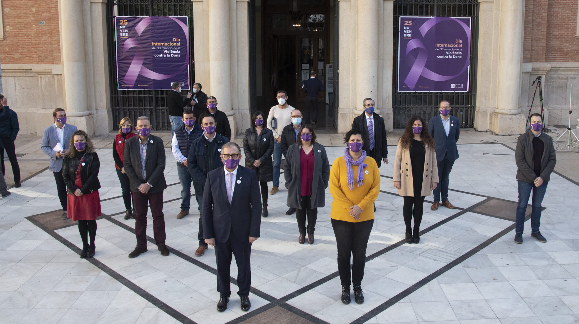 La Diputació fa sentir la seua veu en contra de la violència de gènere amb microrelats i la lectura d'una declaració