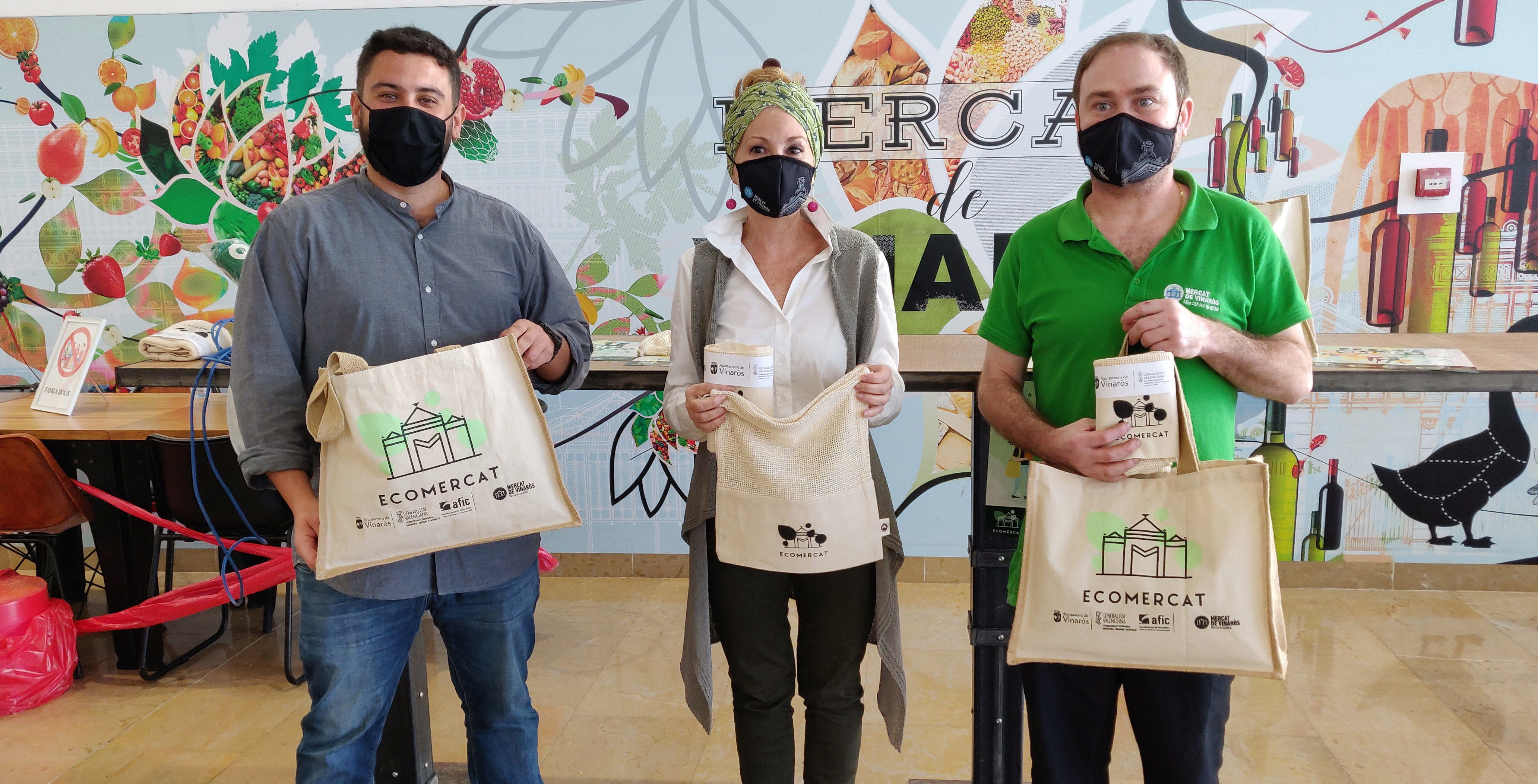 L'Ajuntament de Vinaròs aposta per reduir els plàstics en les compres del Mercat