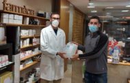 Vilafranca reparteix 300 litres de gel hidroalcohòlic als comerços locals