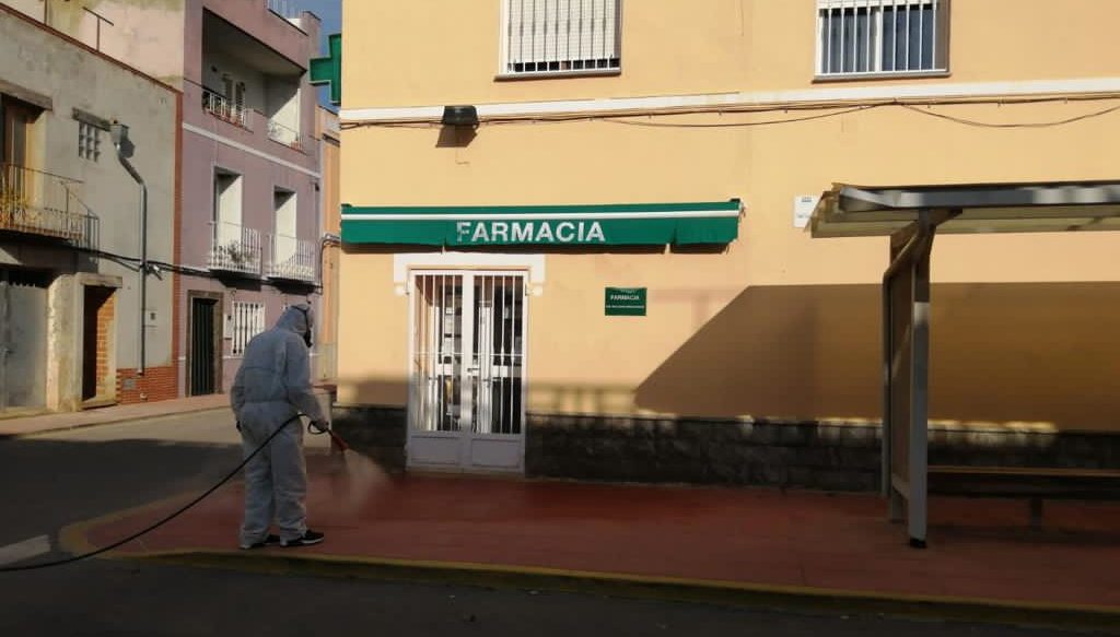 Santa Magdalena desinfecta les zones comunes més transitades