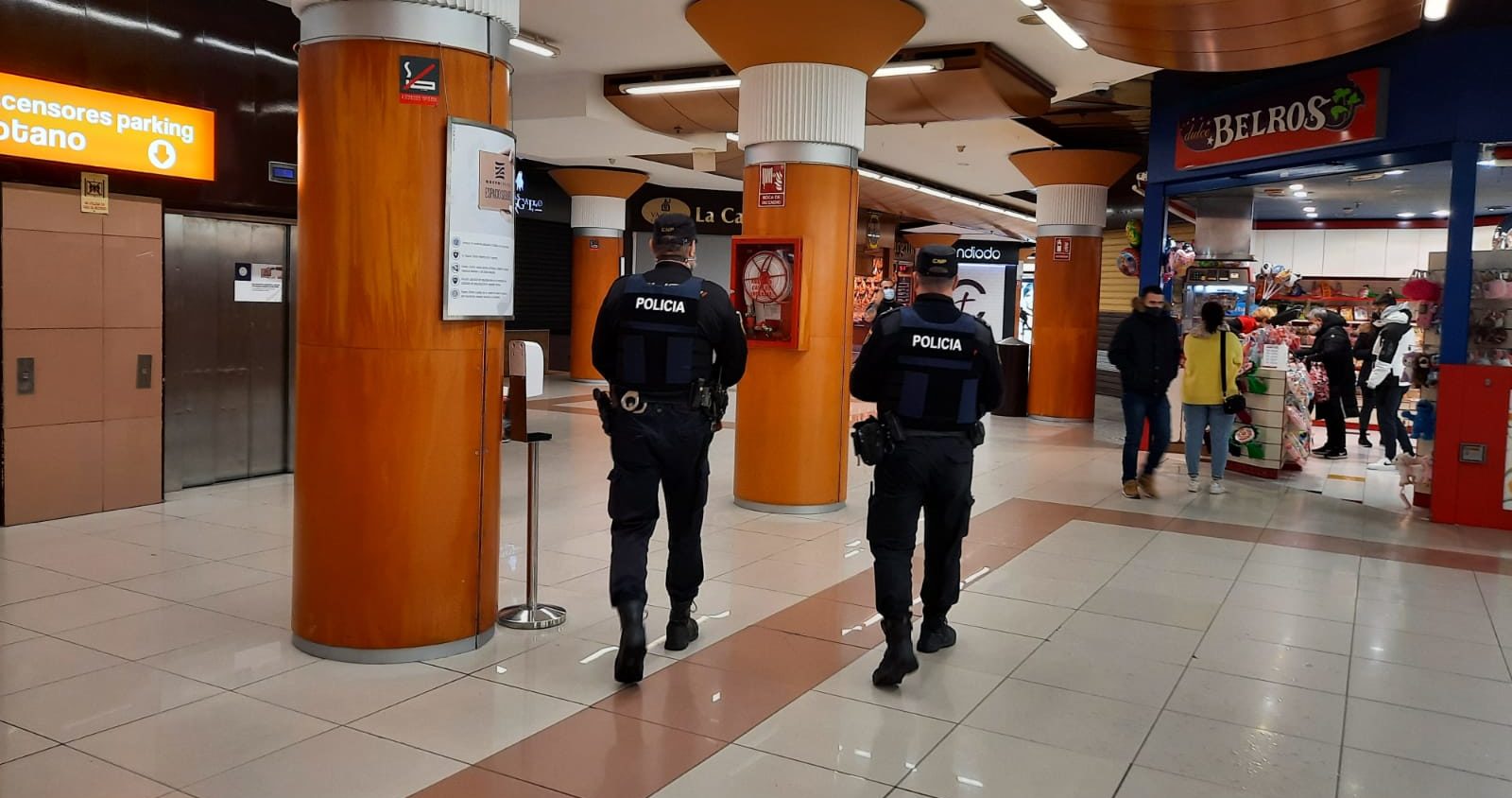 La Policia de la Generalitat inspecciona 78 locals i tanca 3 per incomplir les mesures higienicosanitàries