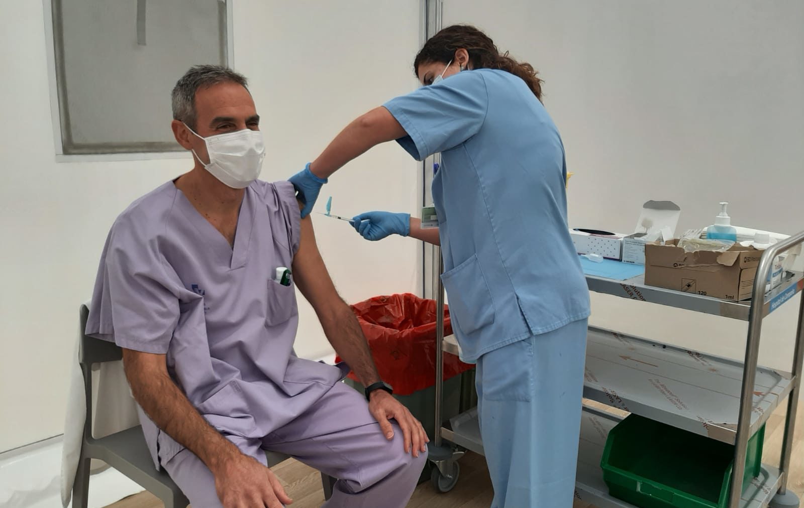 El Col·legi de Metges de Castelló denuncia que Sanitat segueix sense vacunar a 79 metges autònoms