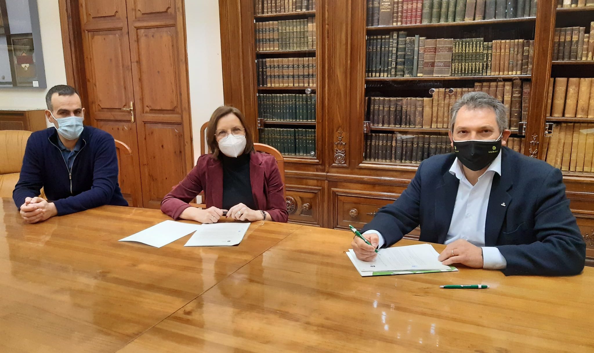 L'Ajuntament firma el contracte amb Caixa Benicarló per a la recaptació dels tributs municipals