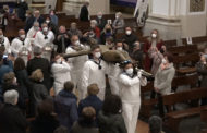 Benicarló; Arribada de la imatge del Crist de la Mar de Benicarló a l’església de Sant Bartomeu 18-03-2021