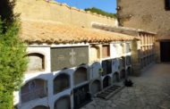 Ares restaura un mur del cementeri i construeix nous nínxols i columbaris